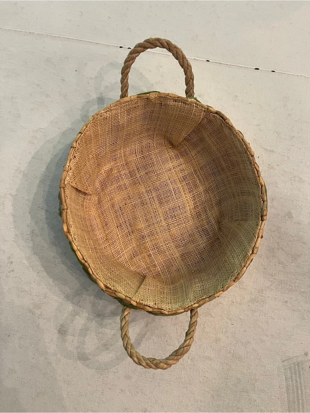 Vintage woven seagrass and raffia 2D fruit basket with lining. So cute!
